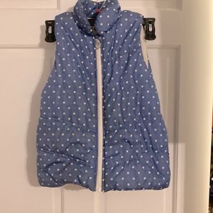 Girls blue & white Osh Kosh puffer vest. Good condition. Size 6.